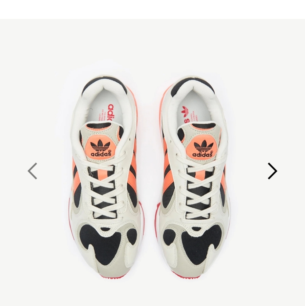 Adidas Sneakers